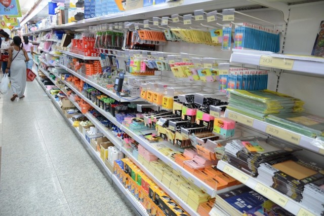 Procon promove encontro para orientar escolas e famílias sobre listas de material escolar