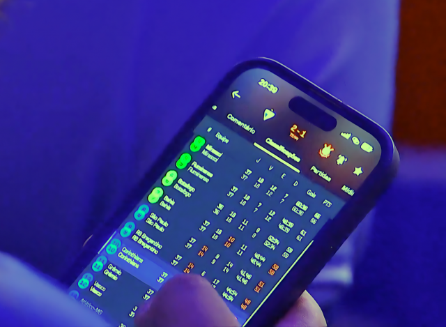 Cinco clubes lutam por sobrevivência