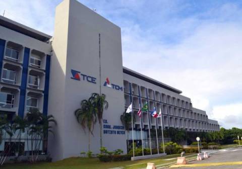 Tempo de espera na fila da regulação triplicou nos últimos 5 anos na Bahia, diz TCE