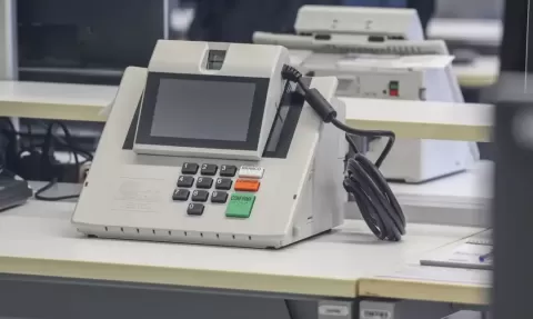 TSE conclui teste em urnas e reforça robustez e transparência dos sistemas eleitorais