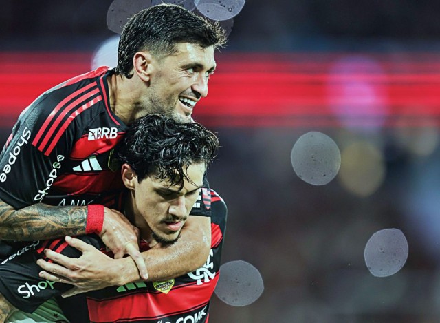 Gol de Pedro sobre o Vitória é eleito o melhor do ano