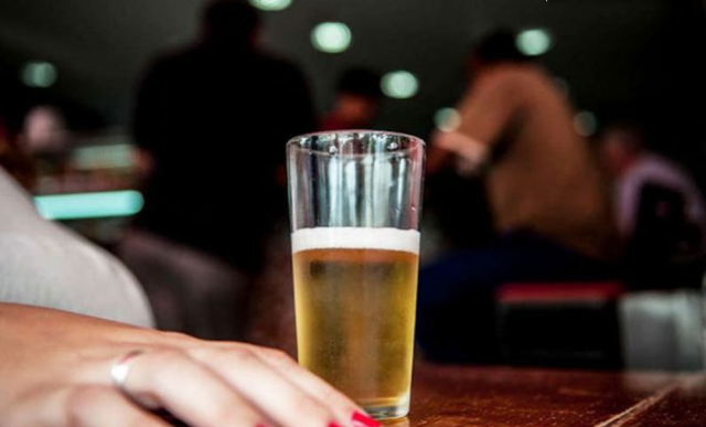 Lei que garante assistência a mulheres dependentes de álcool é sancionada por Lula