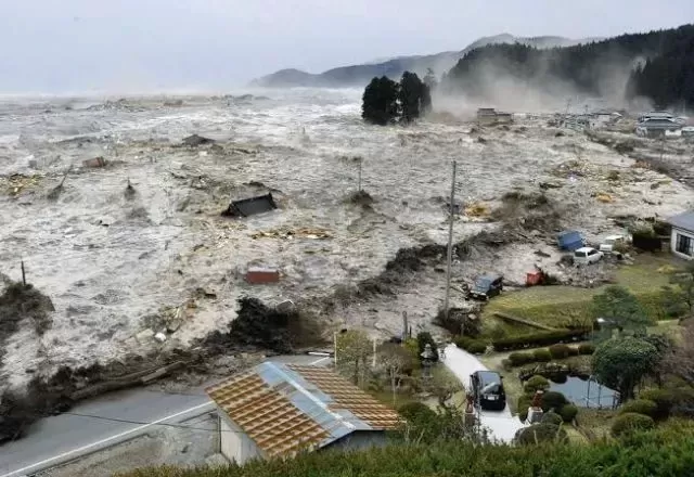 Após tremor e alerta de tsunami, Japão pode ter megaterremoto, diz agência oficial