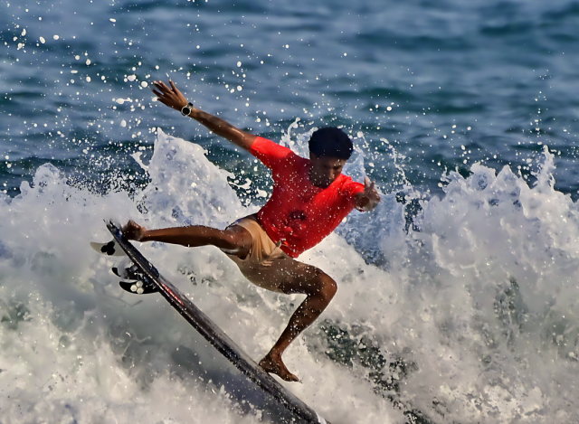 Bulhões larga na frente pelo título estadual