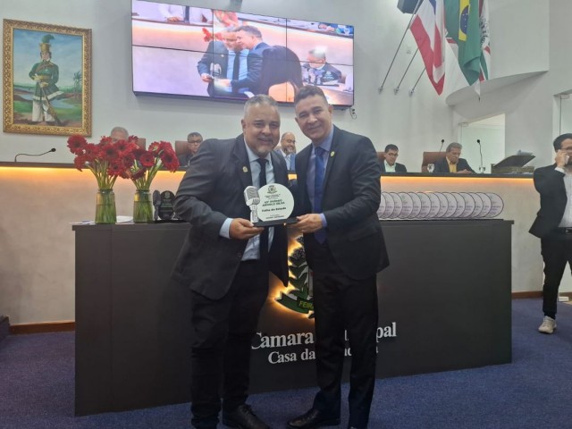 Folha do Estado e Rádio Geral são homenageados com o Troféu Arnold Silva, na Câmara Municipal