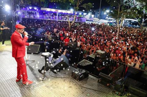 Rock de Thathi e afro-pop de Jau levam público ao delírio na segunda noite do Natal Encantado