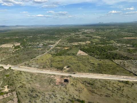 Obra de pavimentação na BA-120 é retomada e Governo antecipa previsão de entrega para 2026