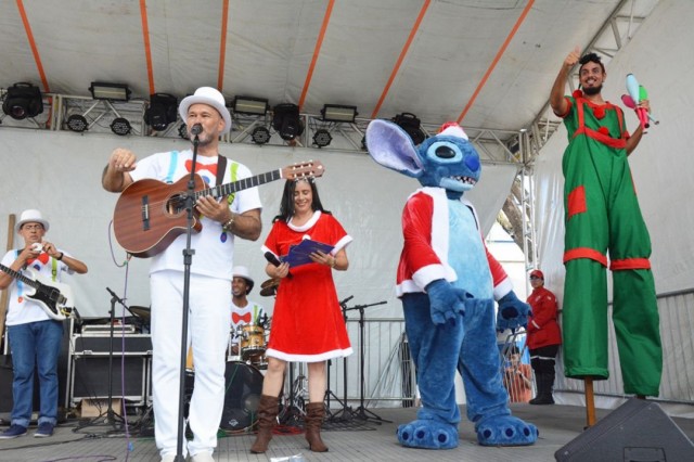 Natal Encantado inicia programação infantil no estacionamento da Prefeitura