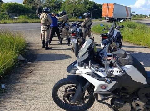 Operação 'Paz no Trânsito' aborda quase 2 mil condutores no fim de semana em Feira