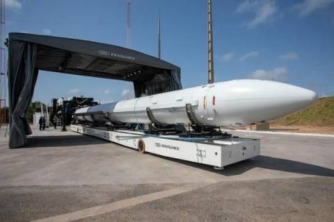 Brasil faz contagem regressiva para 1º lançamento comercial de foguete nesta quarta (17)