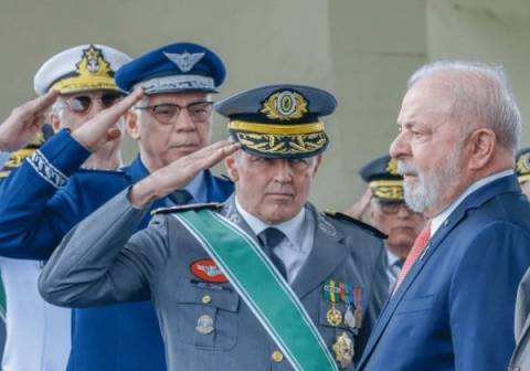 Lula agradece às Forças Armadas por ‘lealdade’ e faz aceno: ‘Contem comigo’