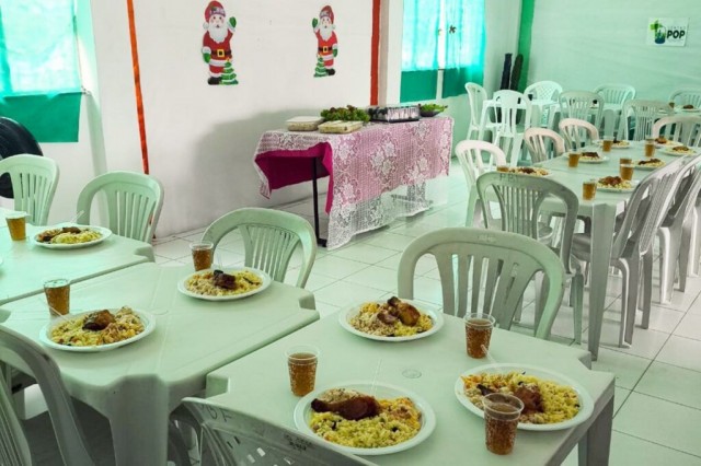 Centro POP promove ceia de Natal para população em situação de rua em Feira de Santana