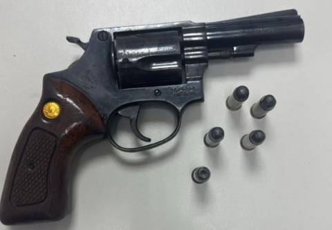 Homem condenado por homicídio é preso com arma ilegal no Conjunto George Américo