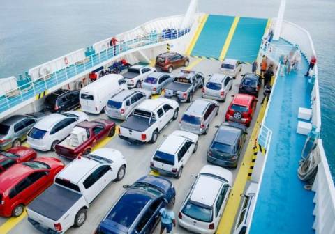 Fila para ferry-boat chega a três horas na saída de Salvador na prévia do Réveillon