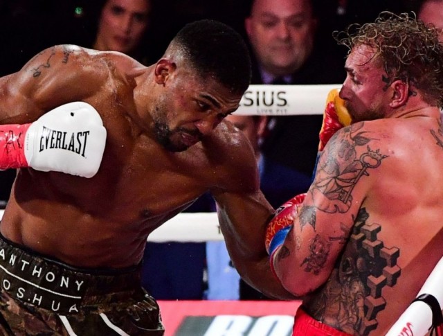 Anthony Joshua se envolve em grave acidente na Nigéria; duas pessoas morrem