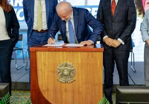 Governo Lula fecha 2025 com a maior quantia de emendas pagas na história