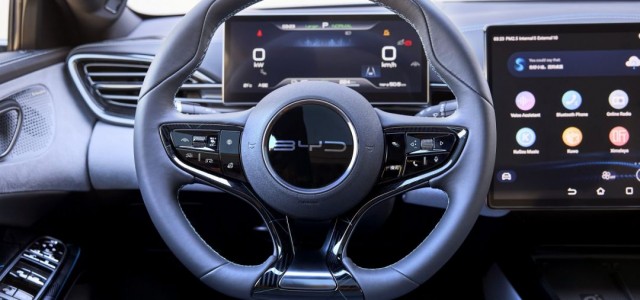 BYD supera Tesla e lidera venda de carros elétricos em 2025