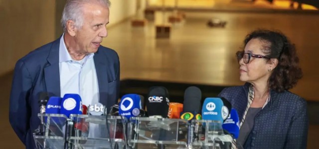 Ataques dos EUA levam 100 brasileiros a deixar Venezuela pela fronteira com Roraima