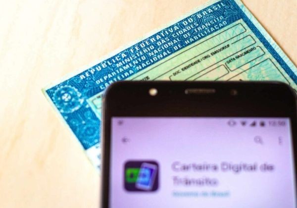 CNH e CRLV digitais já valem em blitz e podem evitar multa