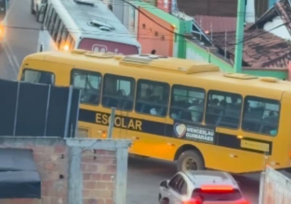 Ônibus escolar é usado para turismo em cidade baiana e pode gerar punições