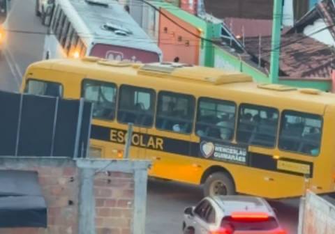 Ônibus escolar é usado para turismo em cidade baiana e pode gerar punições