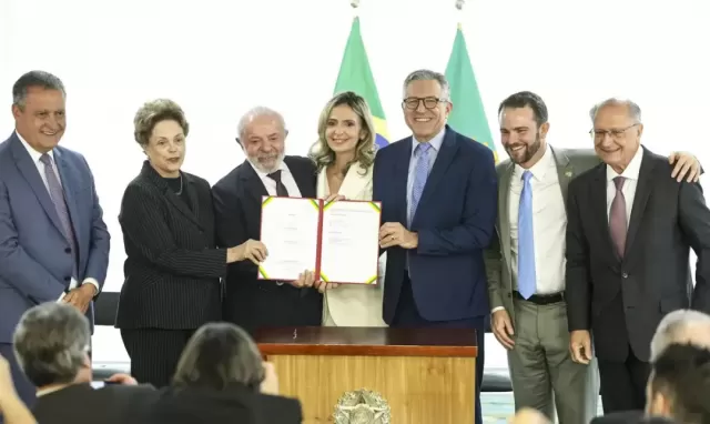 Lula e Padilha anunciam Rede Nacional de Hospitais e Serviços Inteligentes do SUS