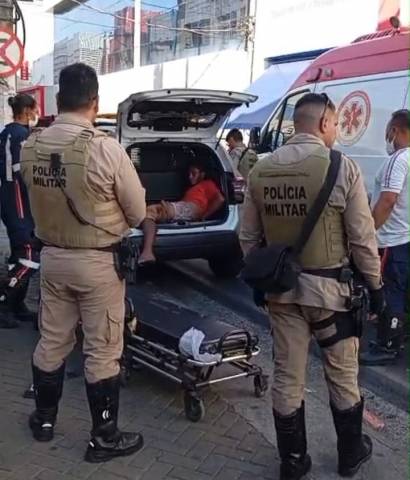 Três pessoas ficam feridas após tiros em agência da Caixa em Feira de Santana