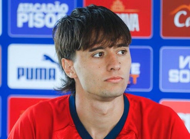 Román Gómez é apresentado no Bahia e destaca perfil defensivo