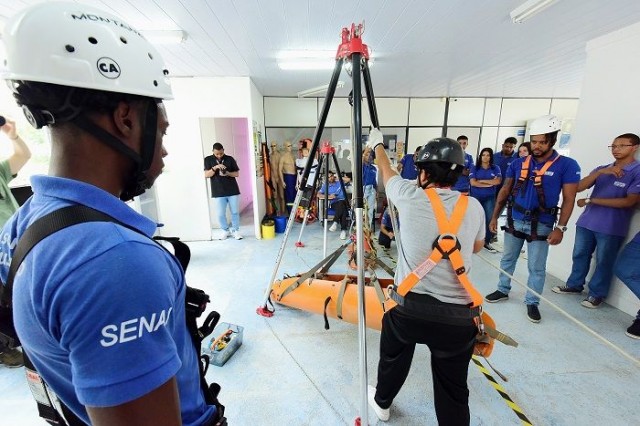 Senai prorroga inscrições para mais de mil bolsas de cursos técnicos até 14 de janeiro
