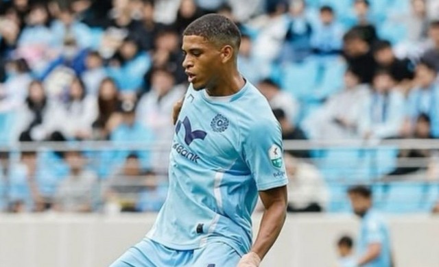 Vitória recua em negociação com Caio Marcelo