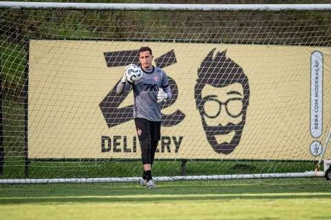 Vitória desiste de renovar com Thiago Couto, que retorna ao Sport