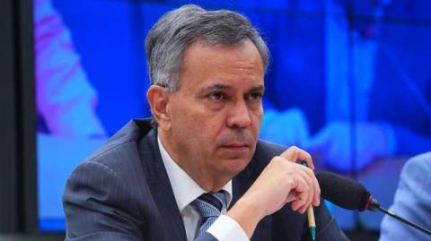 Deputado baiano é alvo de operação contra desvios de emendas, corrupção e lavagem de dinheiro