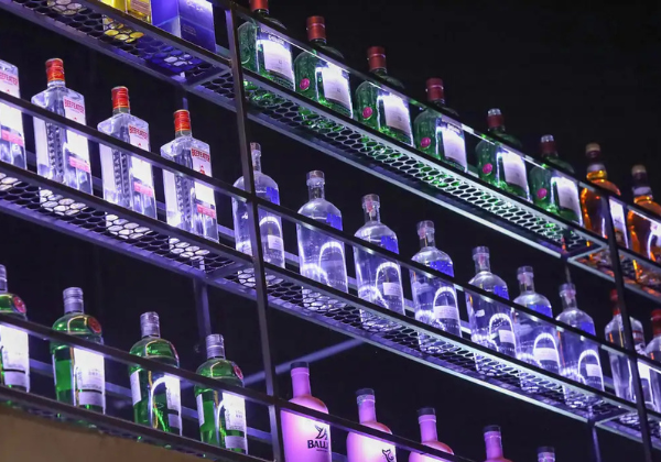 Cidade baiana suspende venda de bebidas destiladas após morte e suspeita de metanol