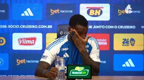 Gerson é apresentado no Cruzeiro, mira Copa do Mundo e se emociona ao defender o pai