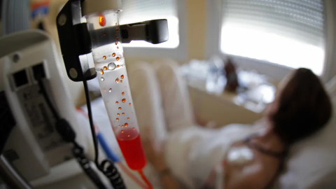 Após quatro anos de quimioterapia, mulher descobre que nunca teve câncer