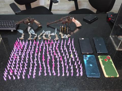 Integrante de facção morre em operação que apreendeu armas e drogas em Eunápolis