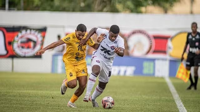 Com jogador a menos, Vitória cede empate ao Porto-BA e segue sem vencer