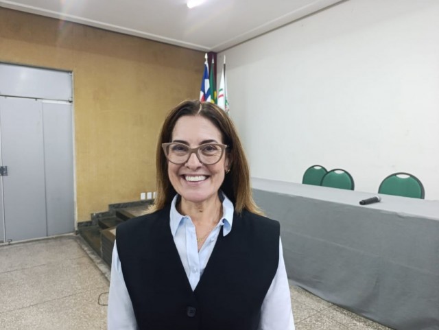 Em Feira, deputada Rogéria Santos destaca atuação voltada à saúde e combate à violência contra mulheres