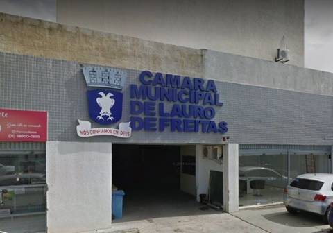 TRE cassa mandatos por irregularidades e muda Câmara de Lauro de Freitas