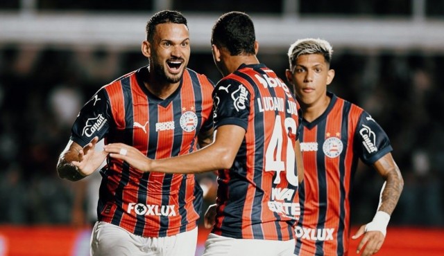 Bahia vira sobre o Corinthians fora de casa e estreia com vitória no Brasileirão