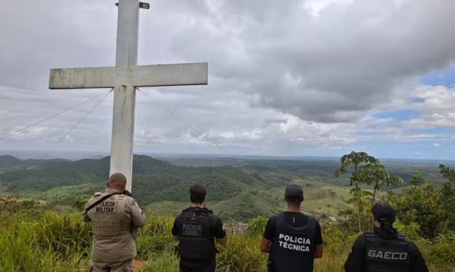 Polícia descobre cemitério clandestino utilizado para ocultar cadáveres de vítimas do 'tribunal do crime'