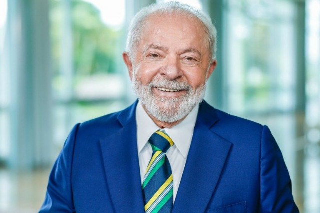 Lula faz exames e passará por cirurgia nesta sexta-feira