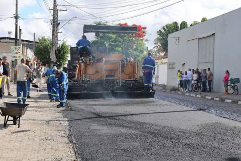 Bairro Conceição ganha pavimentação asfáltica nas ruas Gameleira e Colina de Goiás