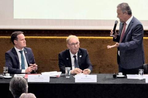 Em reunião com UPB, Rui e Júlio discutem propostas para avanço das cidades baianas