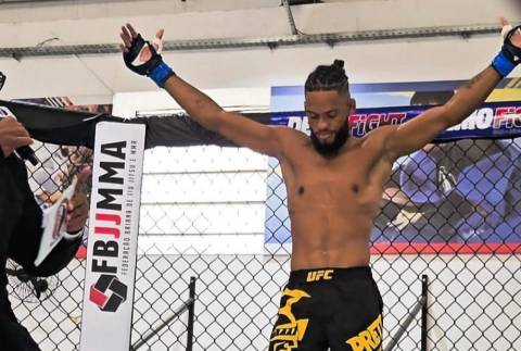 Feirense Neto Santos domina combate e vence no Demo Fight 24