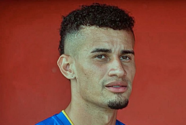 Everton Moraes encontra números e espaço no Cazaquistão