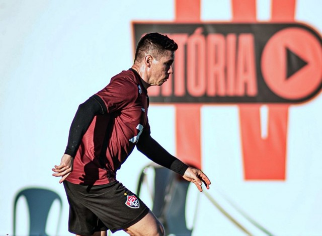 Vitória visita Palmeiras mirando começo raro e mensagem clara