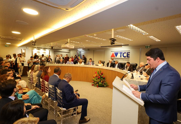 Posse solene do conselheiro Otto Alencar Filho lota auditório do TCE/BA