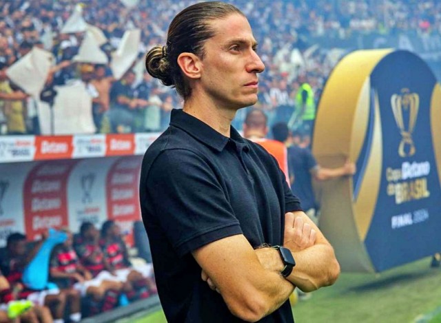 Filipe Luís blindado, Flamengo emperra em 2026