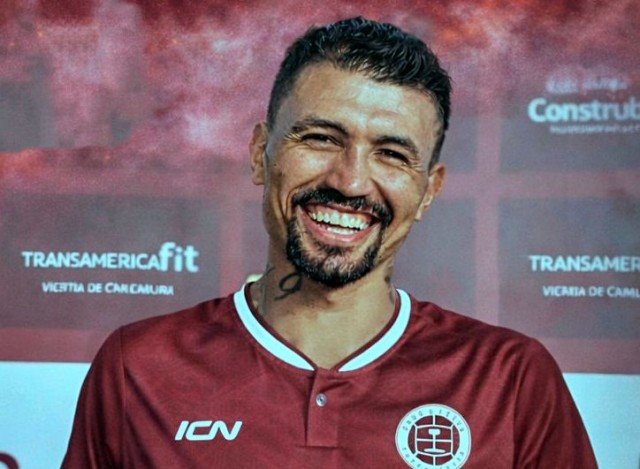 Kieza volta às origens no Capixaba